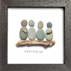 Friends Pebble Art Gift Frame Ffrindiau