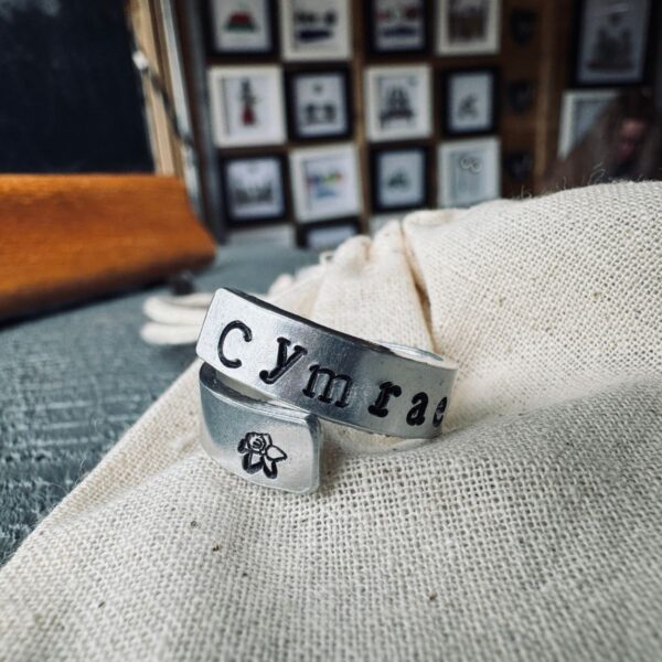 Cymraes Wrap Ring